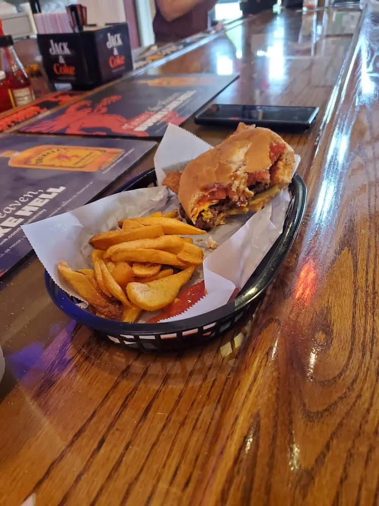 Bacon Cheeseburger & Fries